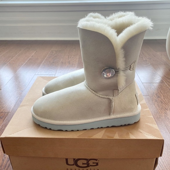 sparkly UGG boots "Bailey I Do" size 7 - Picture 1 of 10